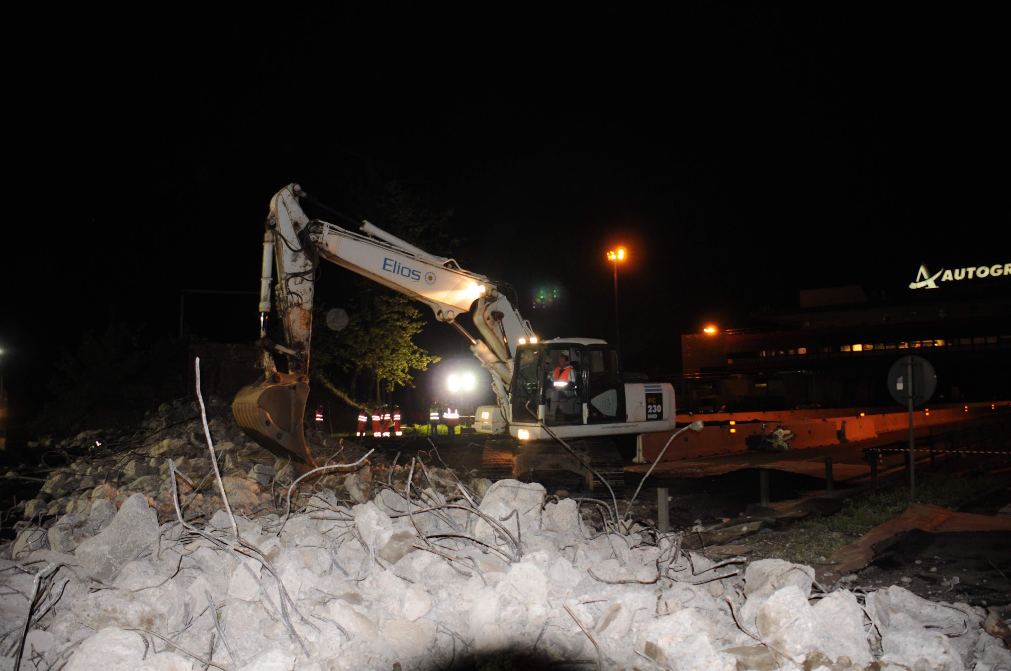 Demolizione spartitraffico e viadotti A4, documentazione di cantiere 3