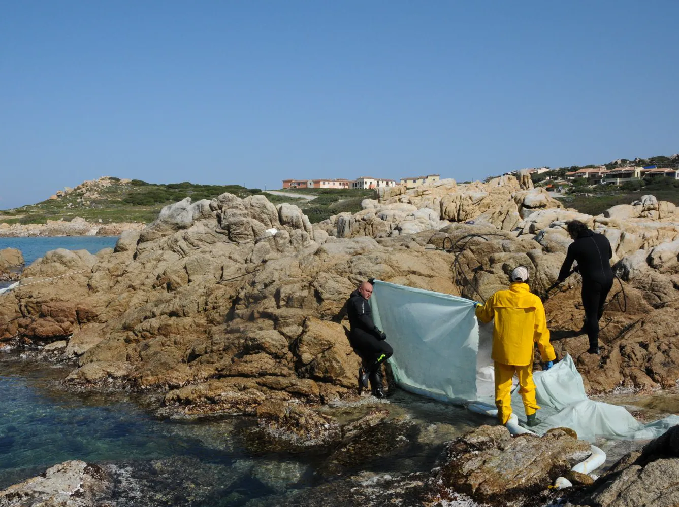 Disinquinamento delle scogliere della Costa Smeralda, documentazione di cantiere 1