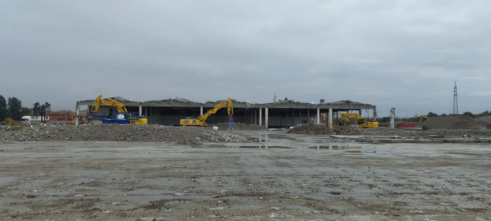 Bonifica dell’amianto e demolizione dei capannoni ex Gefco-Citroën a Pregnana Milanese, documentazione di cantiere 3