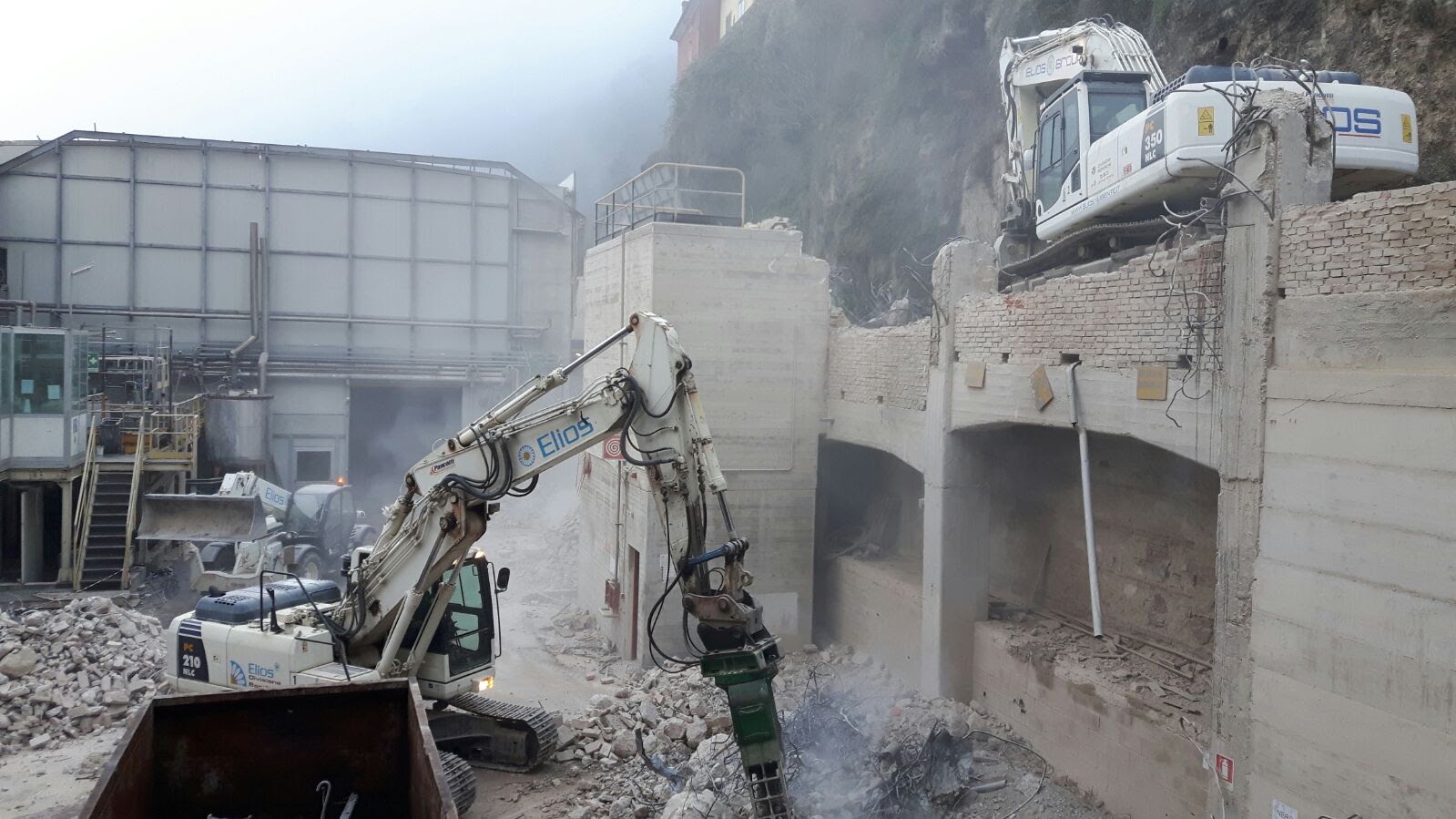 Demolizione edifici industriali post terremoto, documentazione di cantiere 2